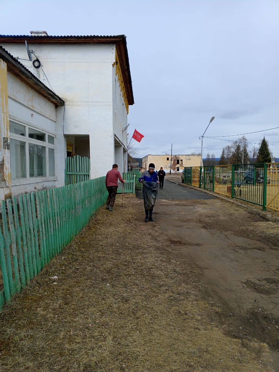 &amp;quot;Все на субботник&amp;quot;.